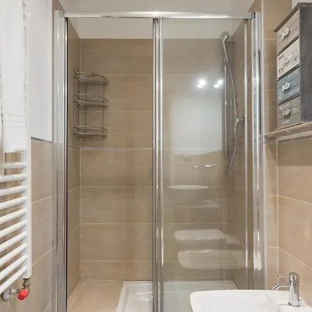 Casa Vittorio Amedeo 15 *